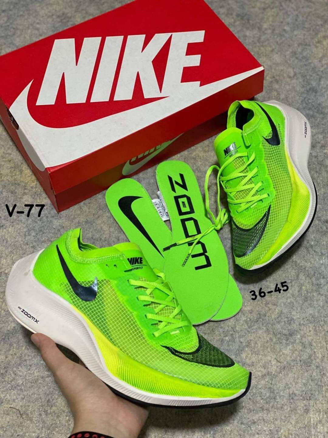 รองเท้าวิ่งNike Zoom