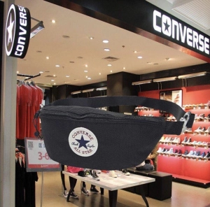 ภาพหน้าปกสินค้า[ลิขสิทธิ์แท้/พร้อมส่ง] converse all star กระเป๋าสะพายข้าง Converse Revol Mini Bag กระเป๋าสะพายข้าง รุ่นสุดฮิต ที่เกี่ยวข้อง