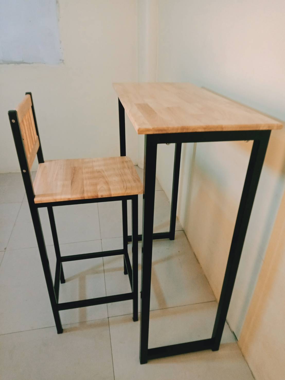 โต๊ะบาร์ไม้ยางพาราสไตค์ลอฟฟ์ชุดประกอบ คอนโดเซ็ต ทนน้ำ ทนแดด +++ส่งฟรี+++ โต๊ะ 1 เก้าอี้ 1 แข็งแรง