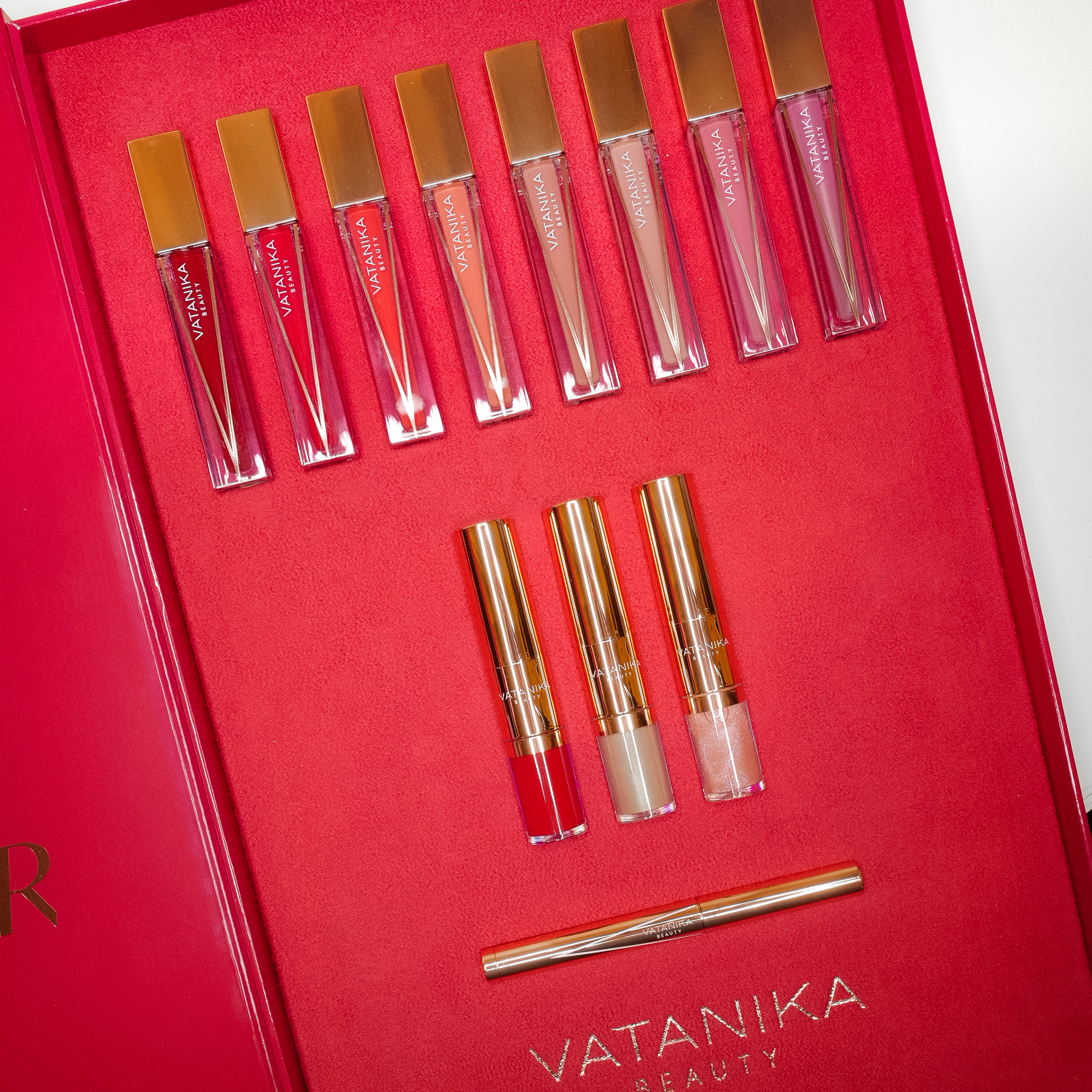 VATANIKA BEAUTY - VIP BOX SET FOR LIPS ราคา 9,990 บาท*ส่งฟรี
