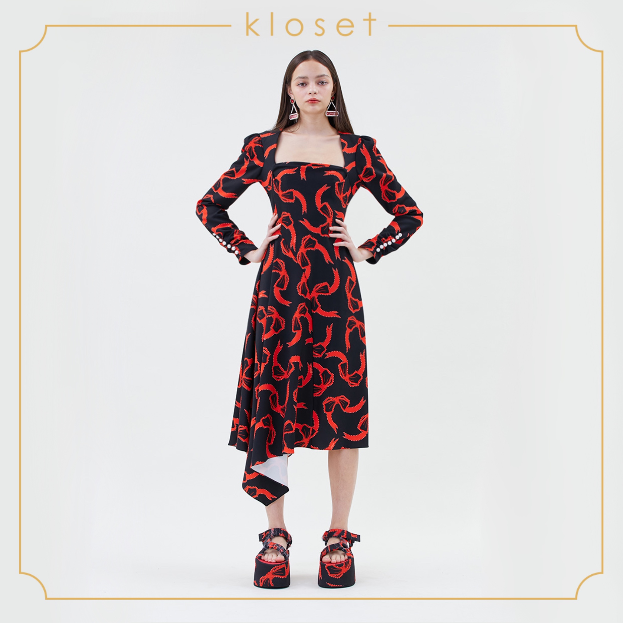 KLOSET Ribbon Bow Asymmetric Dress (RS21-D009) เดรสแขนยาว ผ้าพิมพ์ลายลายโบว์ ราคา 3,798 บาท*ส่งฟรี