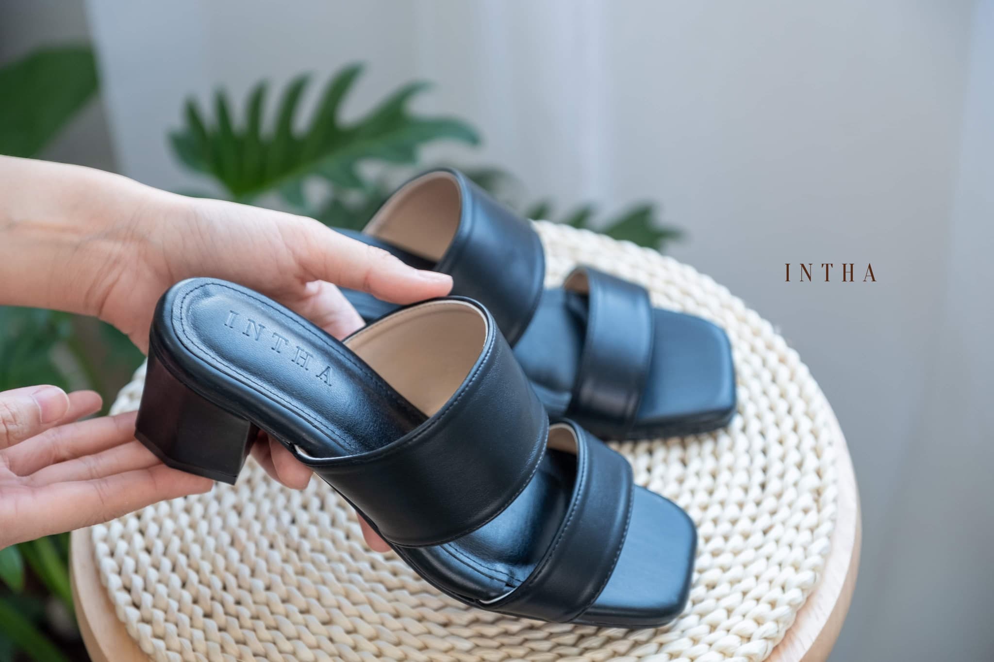 INTHA Brand Special fluffy INT001 #Black ราคา 801 บาท*ส่งฟรี