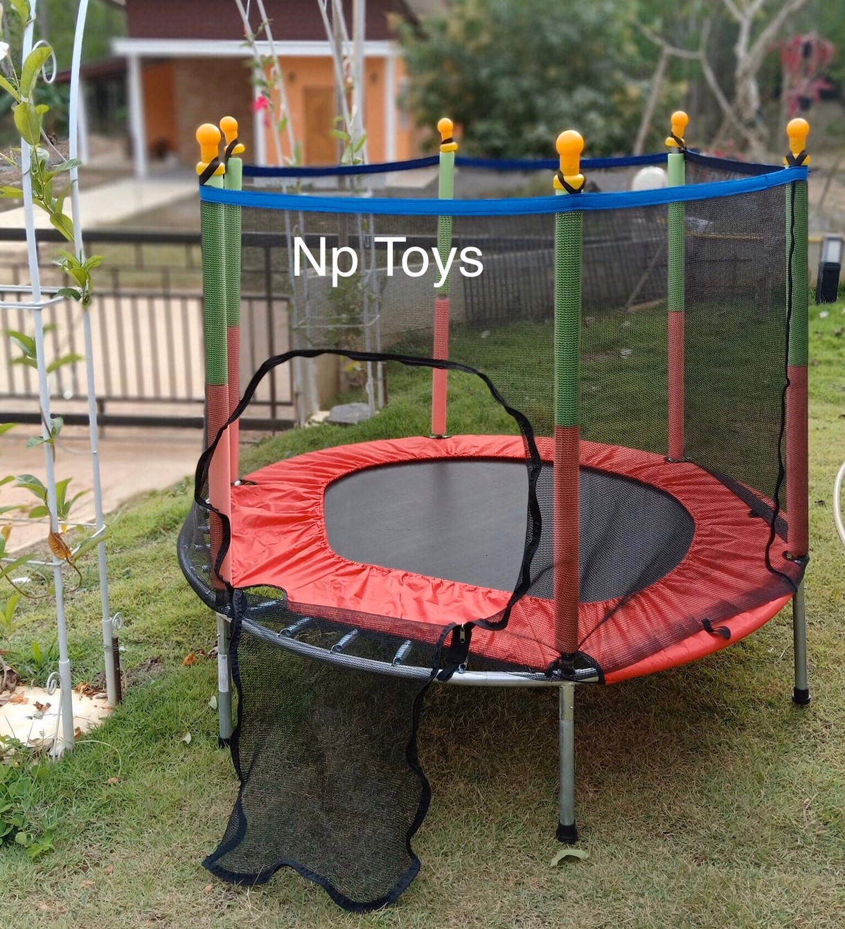 Np Toys แทรมโพลีนสำหรับเด็กกระโดดเล่น Trampoline jump หรือออกกำลังกาย (ขนาด 122 x 140 ซม.) LNX-10014