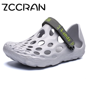 ภาพหน้าปกสินค้าZCCRAN รองเท้าแตะของผู้ชาย รองเท้าแตะรองเท้ารู รองเท้าชายหาด รองเท้าขนาดใหญ่ 39-45 ซึ่งคุณอาจชอบสินค้านี้