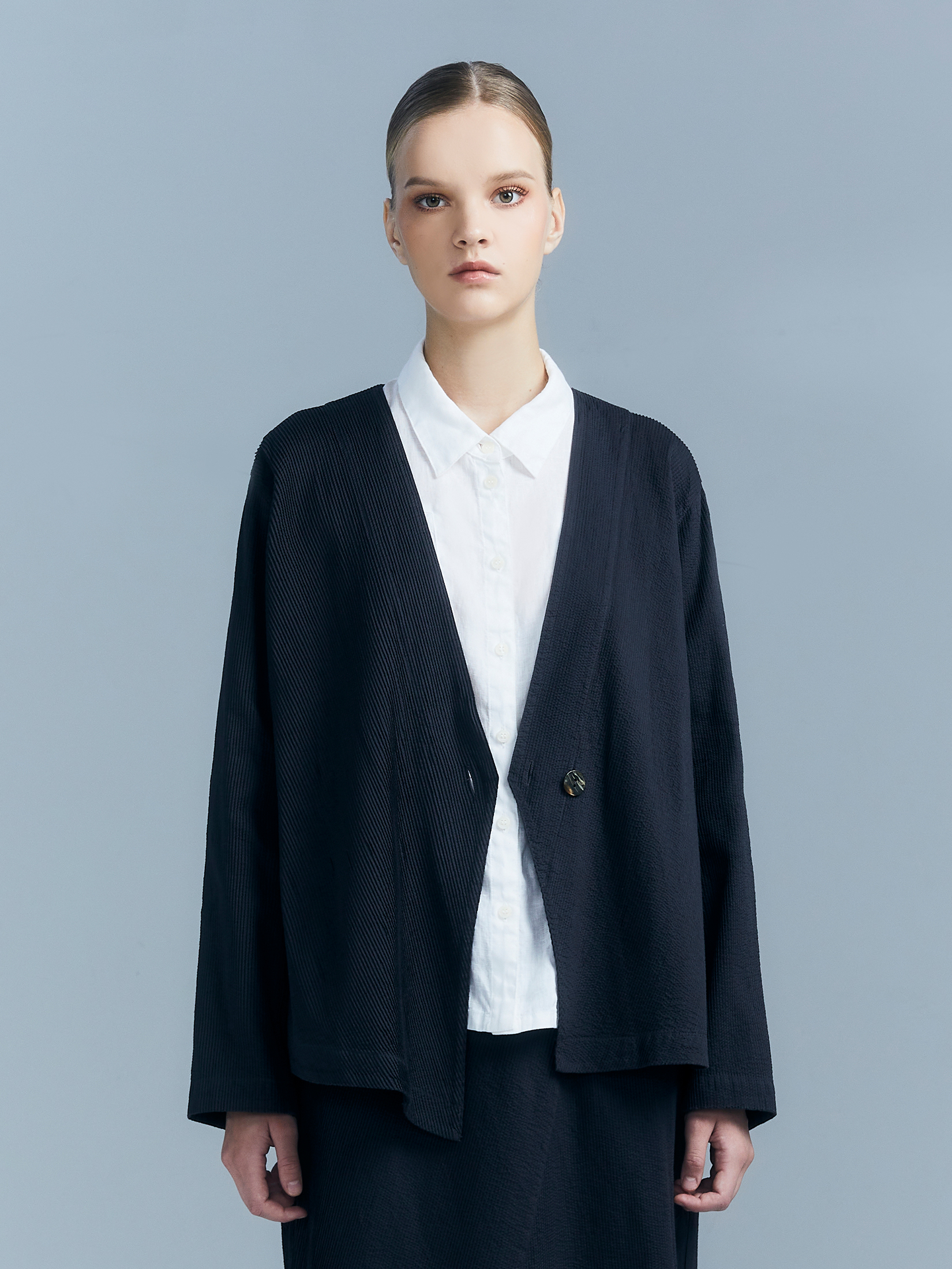 Yaccomaricard Aw25 Lady Lawn Jacket, Long Sleeve Jacket with Micro Scale Details Jk-1111955 ราคา 9,793 บาท*ส่งฟรี