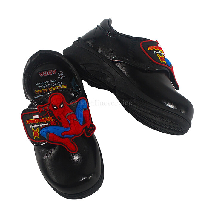 รองเท้านักเรียนเด็กผู้ชาย รองเท้าหนังสีดำ ลายสไปเดอร์แมน (Spider Man) ADDA รุ่น 41A11