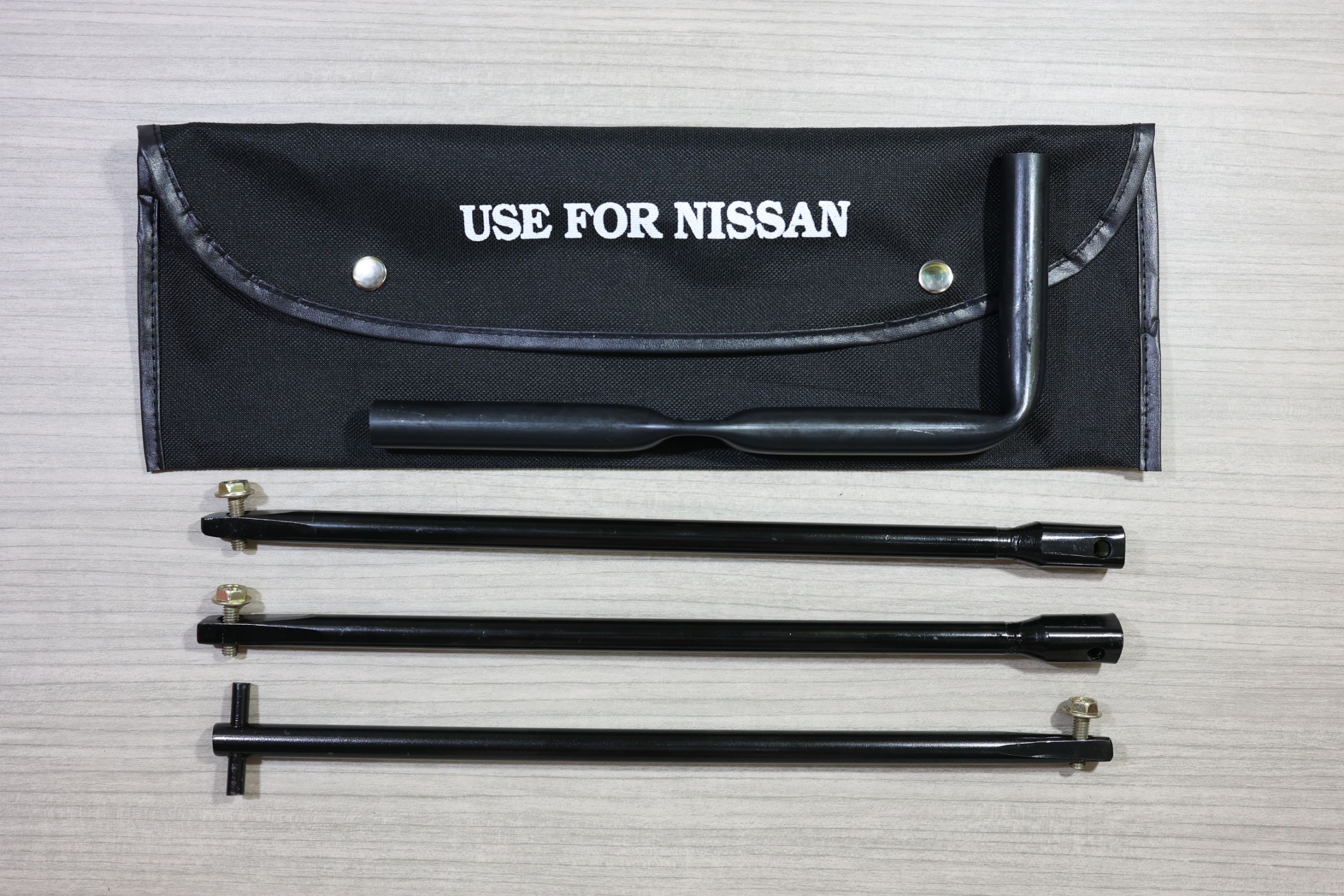 เหล็กหมุนยางอะไหล่ NISSAN FORD MAZDA MITSU ด้ามขันยางอะไหล่ รุ่นถอดประกอบ หัวตัวทึ สำหรับรถนิสสัน สินค้าพร้อมส่ง ราคา 345 บาท*ส่งฟรี