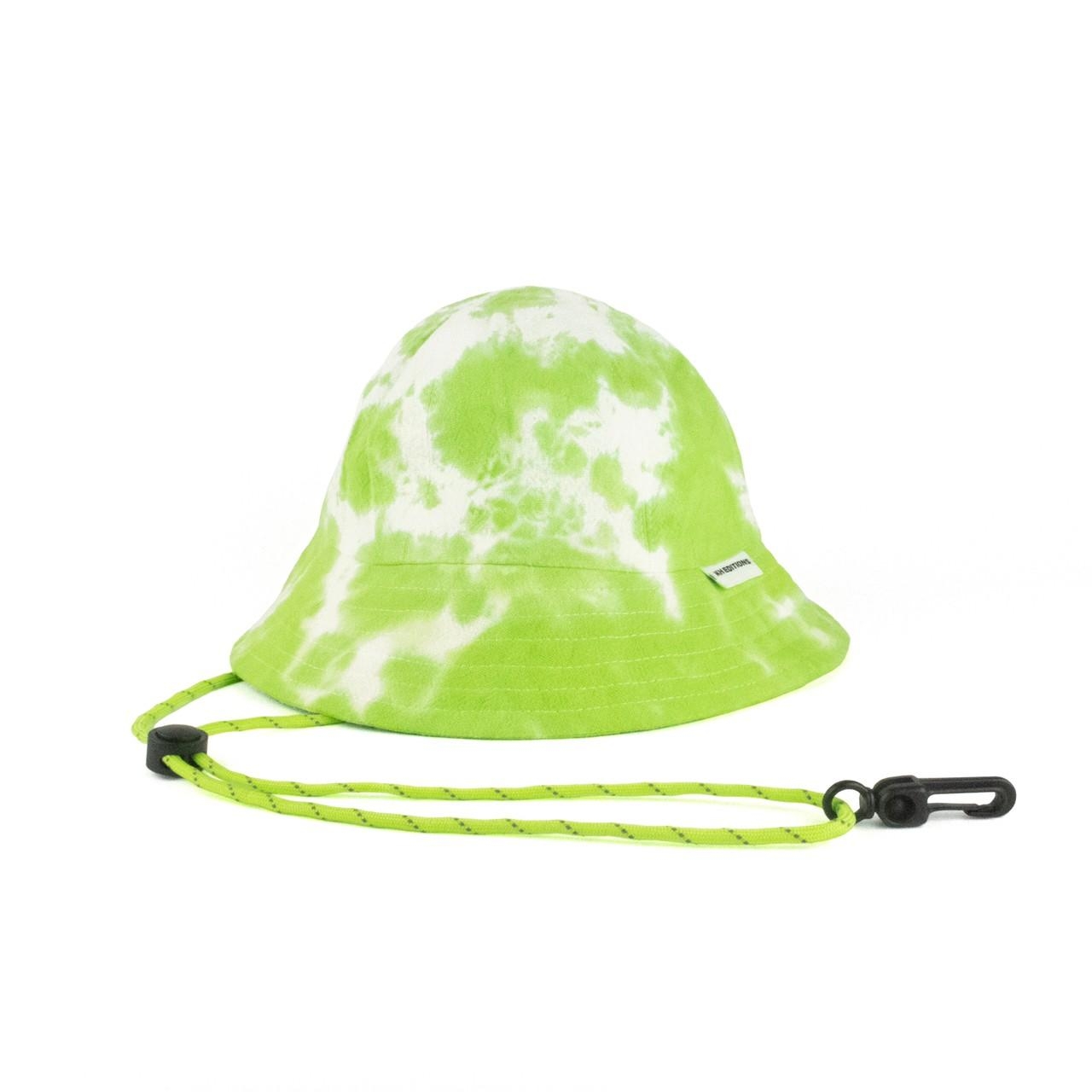 KH EDITIONS - REFLECTED RAY TIE DYE BUCKET HAT - GREEN/WHITE - หมวกบัคเก็ต ราคา 890 บาท*ส่งฟรี