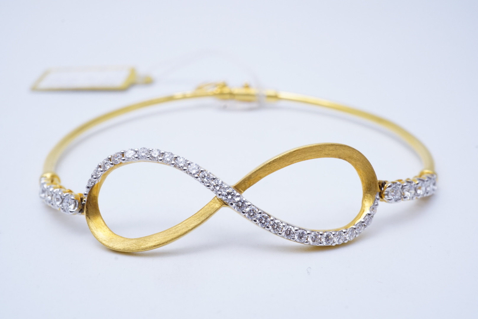 0%20S.R. Infinity Diamond Bracelet, Pure Gold, Gold Weight 11.70 Grams, 26 Diamonds, Weight 0.41 Carats, 10 Diamonds, Weight 0.36 Carats, 100 Grams of Water, Beautiful White, Good Shine, Guaranteed Beauty. with Product Certificate.