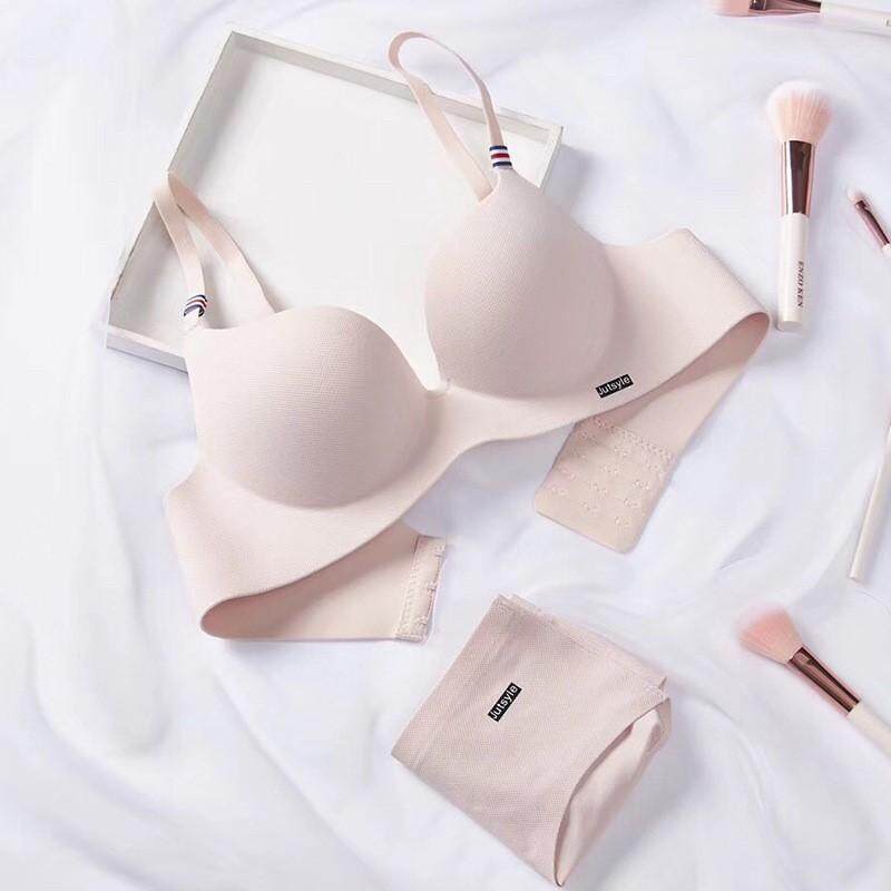 Super SALE ❗❗ LoveIs Bra (N182) ⭐บราไร้ขอบ ไร้โครงเพื่อ ไร้รอยต่อ ทรงบราสวย เนื้อผ้านิ่ม ใส่สบายมาก⭐