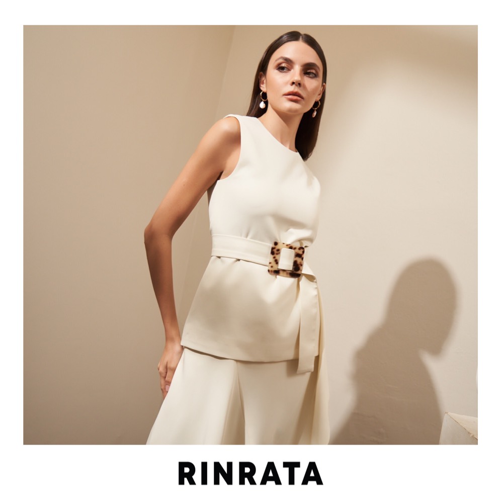 RINRATA - Luna Top เสื้อแขนกุด ตัดต่อผ้าระบายช่วงเอว มาพร้อมเข็มขัด รุ่น Luna Top สีครีม ราคา 3,411 บาท*ส่งฟรี