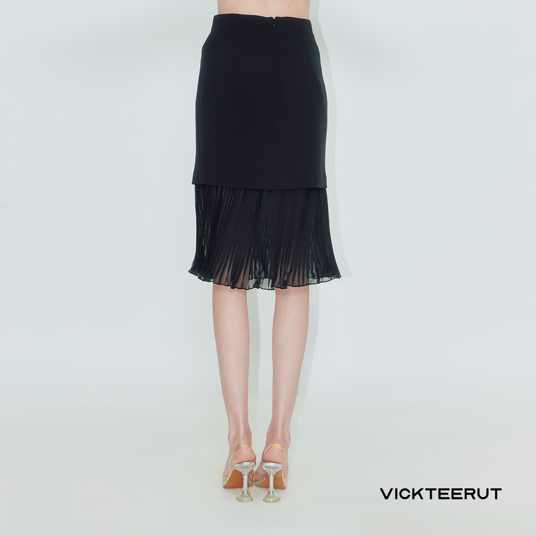 Vickteerut (Regular Price 8,650-.) Re-Edition Pencil Skirt with Pleated Hem, Pencil Skirt with Pleated Ruffles. ราคา 3,460 บาท*ส่งฟรี