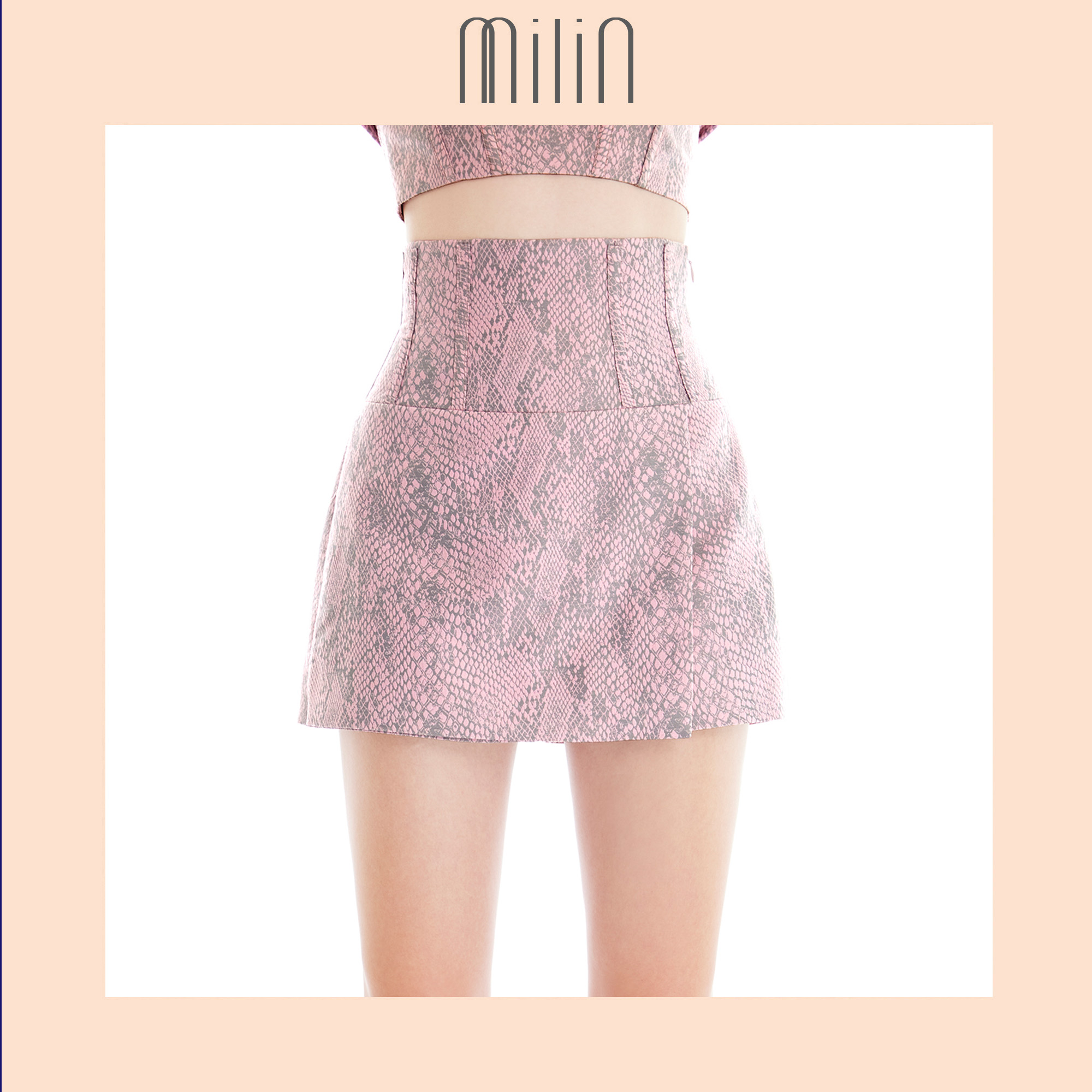 [MILIN] High-waisted shorts with wrap front กางเกงขาสั้นเอวสูงแต่งโครงช่วงเอว / Target Shorts ราคา 1,481 บาท*ส่งฟรี