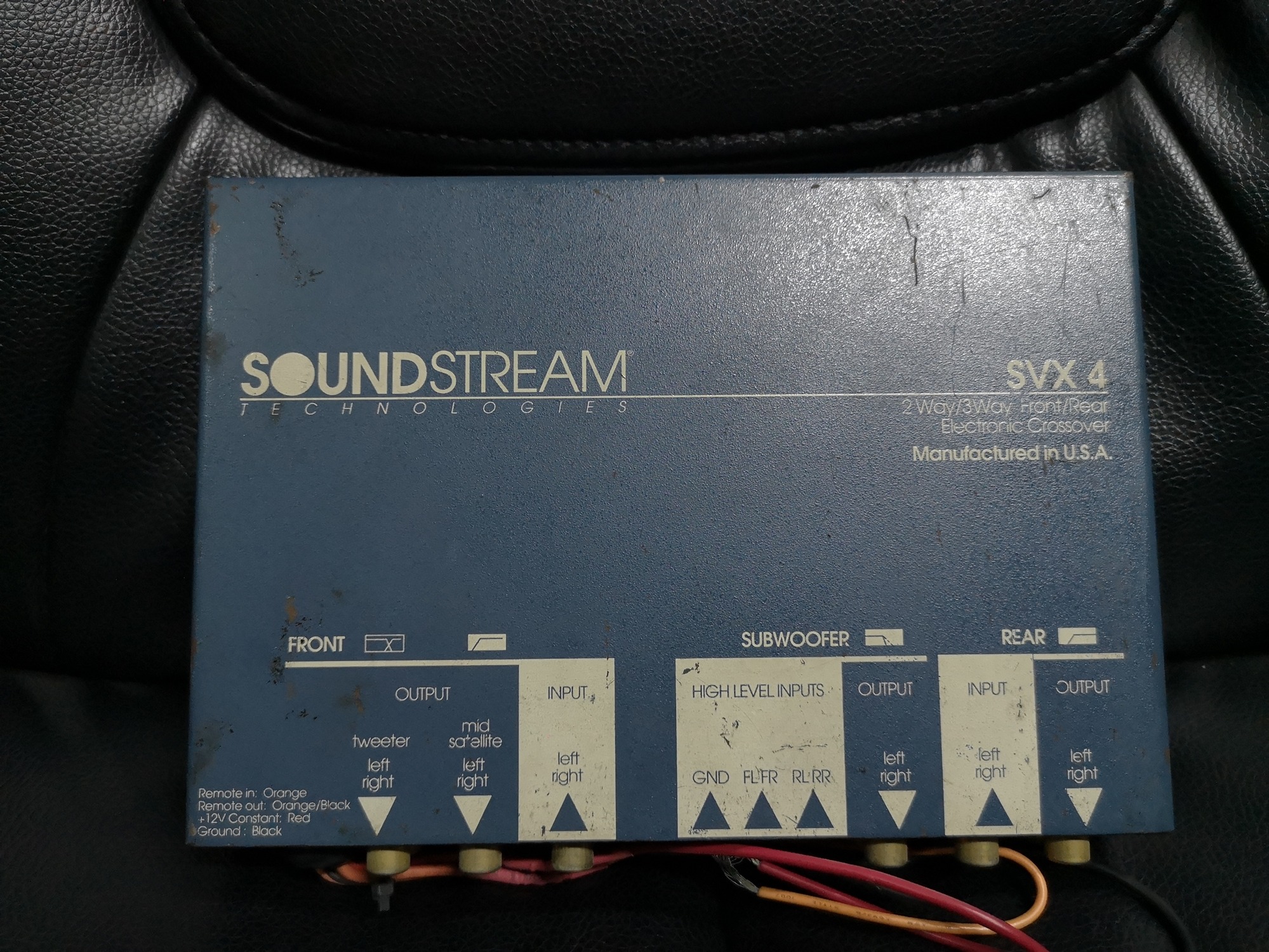 Soundstream SVX4 ครอสโอเวอร์ สินค้านำเข้าแท้ USA เข้า 2 ออก 3 เล่นได้ทั้งระบบ ไบร์แอมป์ และไตรแอมป์ครับ ปรับความถี่ได้ละเอืยดดีมากครับ