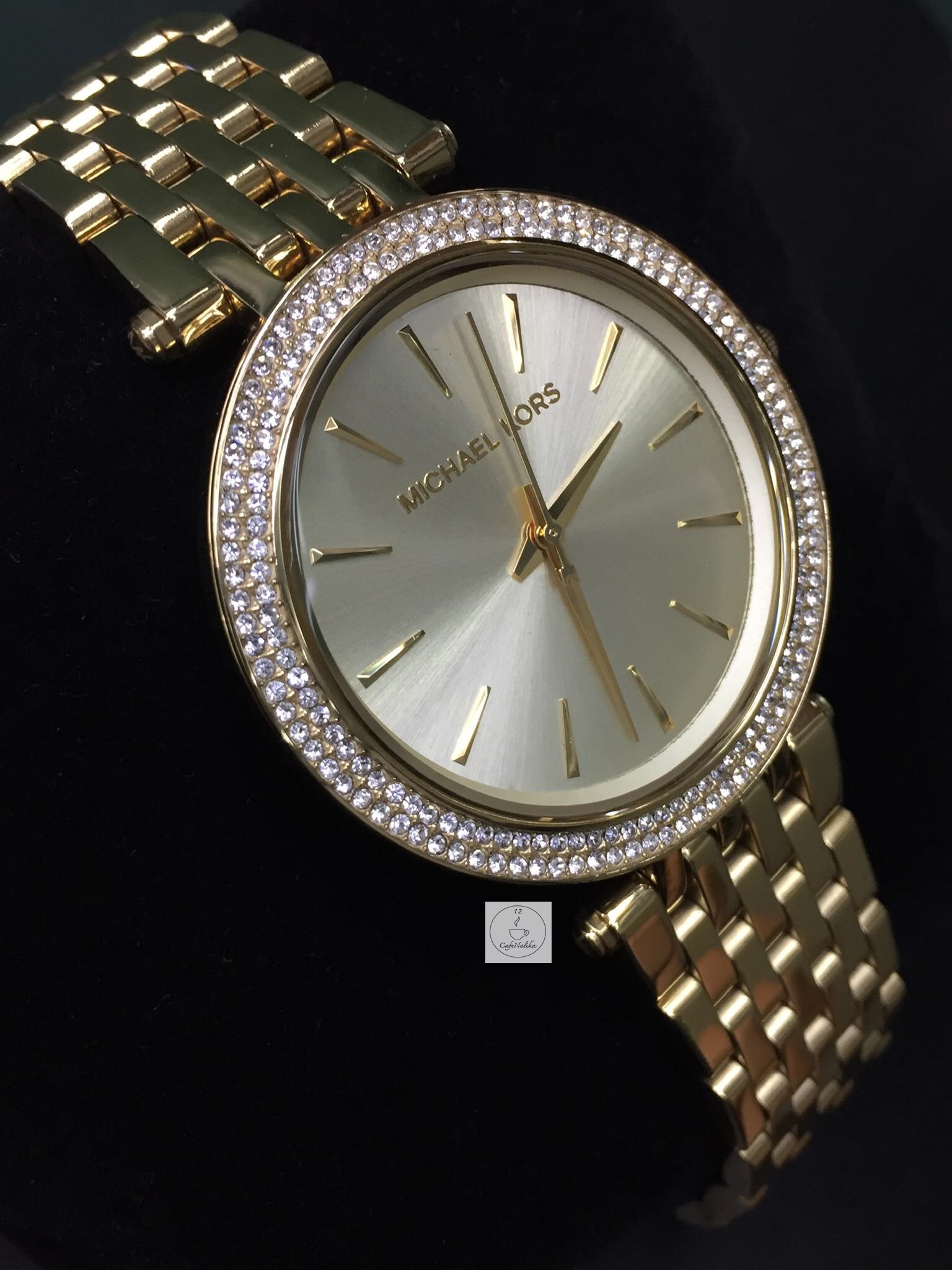 นาฬิกาข้อมือผู้หญิง Michael Kors รุ่น MK3191 ตัวเรือนและสายสแตนเลสสีทอง หน้าปัดสีทอง รับประกันของแท้ 100 % ราคา 7,500 บาท*ส่งฟรี