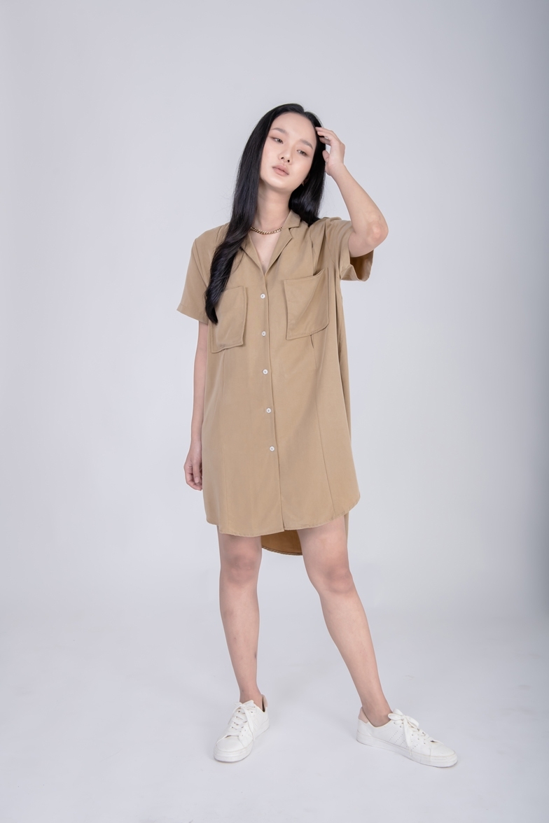 QueenCows ชุดให้นม Peller Dress Shirt (Khaki) ราคา 1,890 บาท*ส่งฟรี