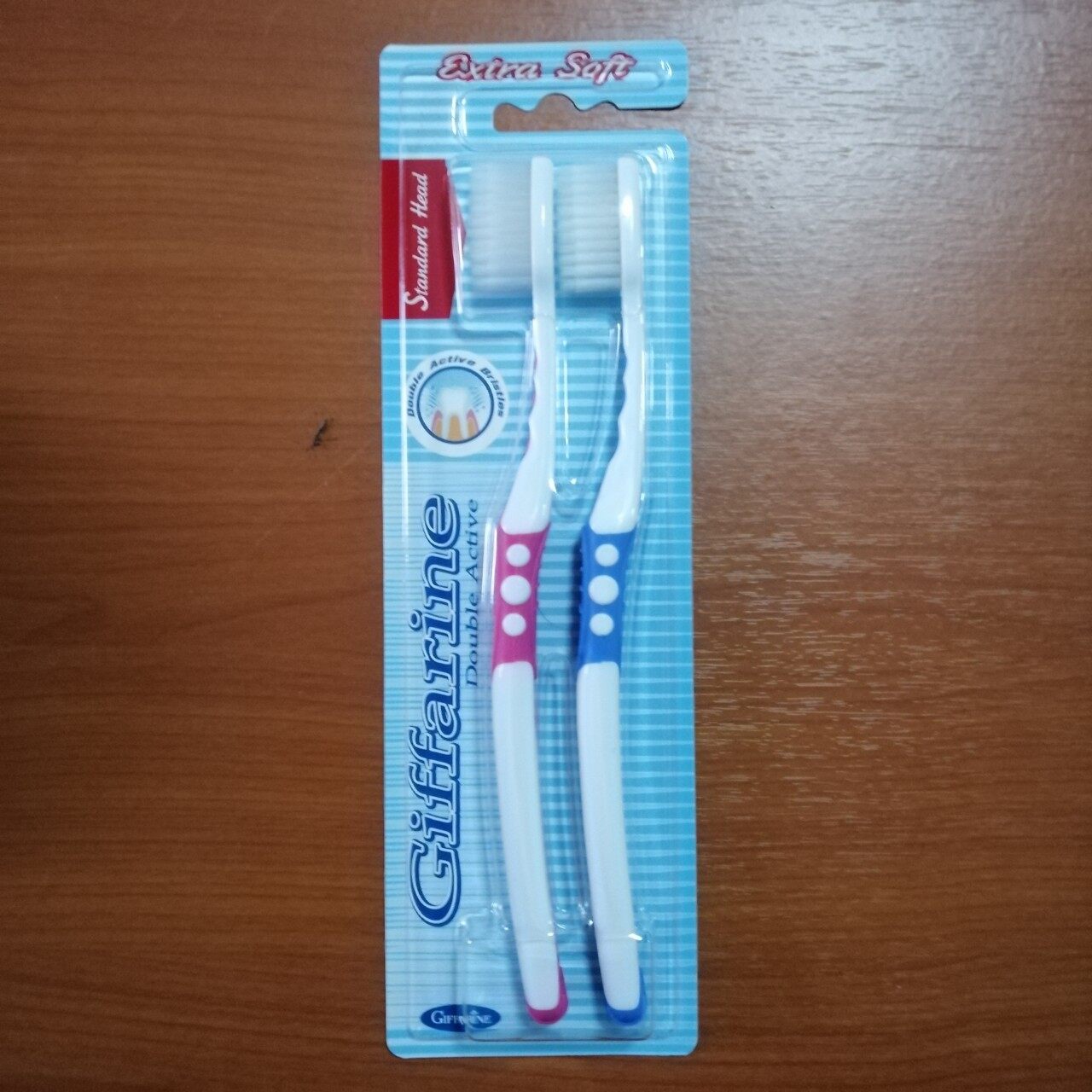 SALE กิฟฟารีน แปรงสีฟันขนนุ่ม แปรงสีฟัน ดับเบิล แอคทีฟ สีชมพู+ฟ้า (2 ชิ้น) แปรงสีฟันดูแลเหงือก แปรงสีฟันขจัดคราบหินปูน