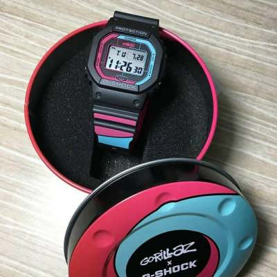 ดูภาพ GShock X Gorilaz Limited Edition รุ่น GWB5600GZ1 ของแท้ เพิ่มเติม GShock X Gorilaz Limited Edition รุ่น GWB5600GZ1 ของแท้