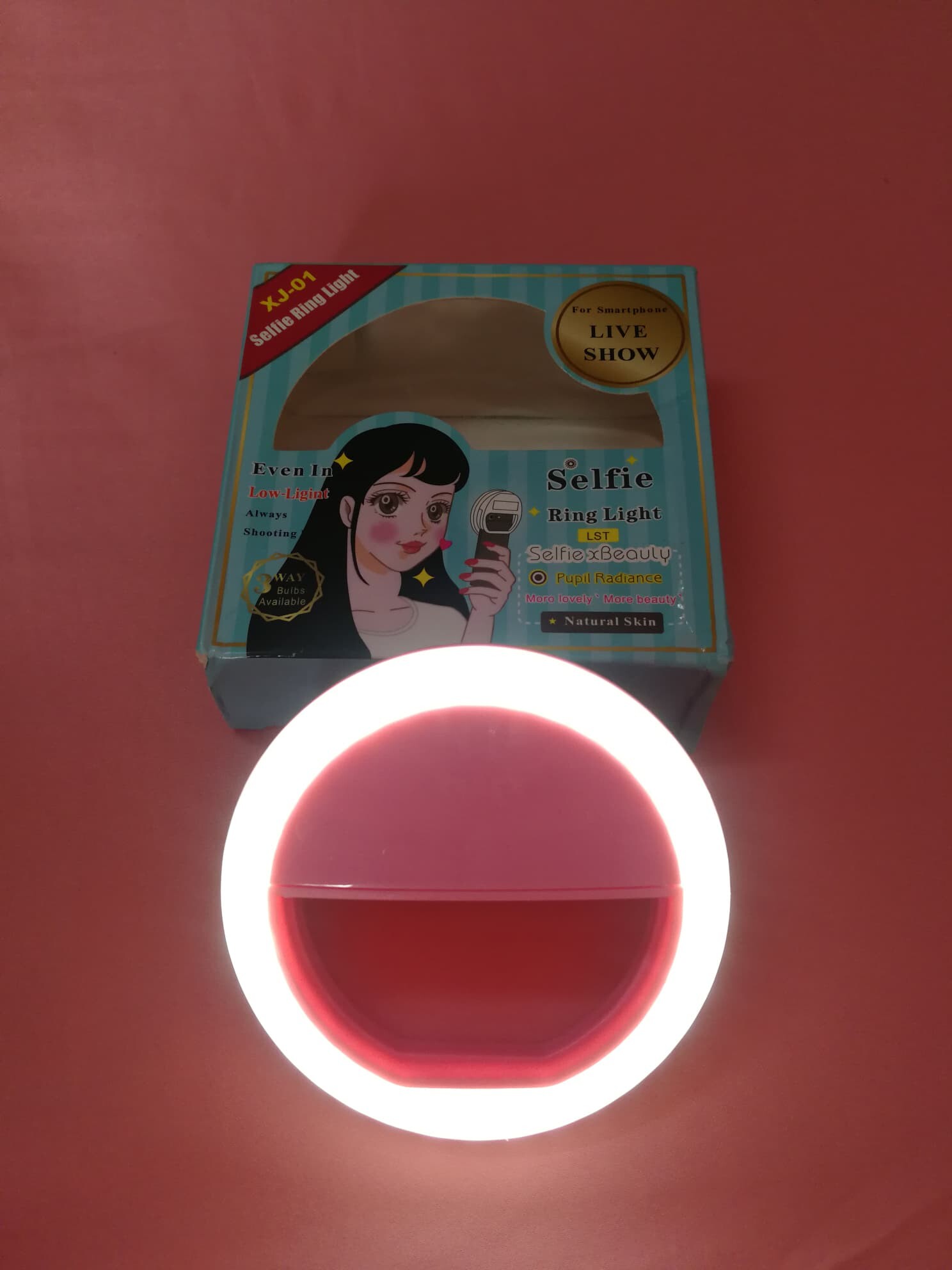 Selfie Ring Light ไฟเซลฟี่สำหรับสมาร์ทโฟน ไฟติดกล้องมือถือ ช่วยเพิ่มแสงสว่างในการถ่ายรูปแม้ในที่แสงน้อย มี 2 สี ชมพู/ขาว