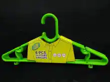 ภาพขนาดย่อสินค้าClothes hangers for adults and kids green curve pack size of 6