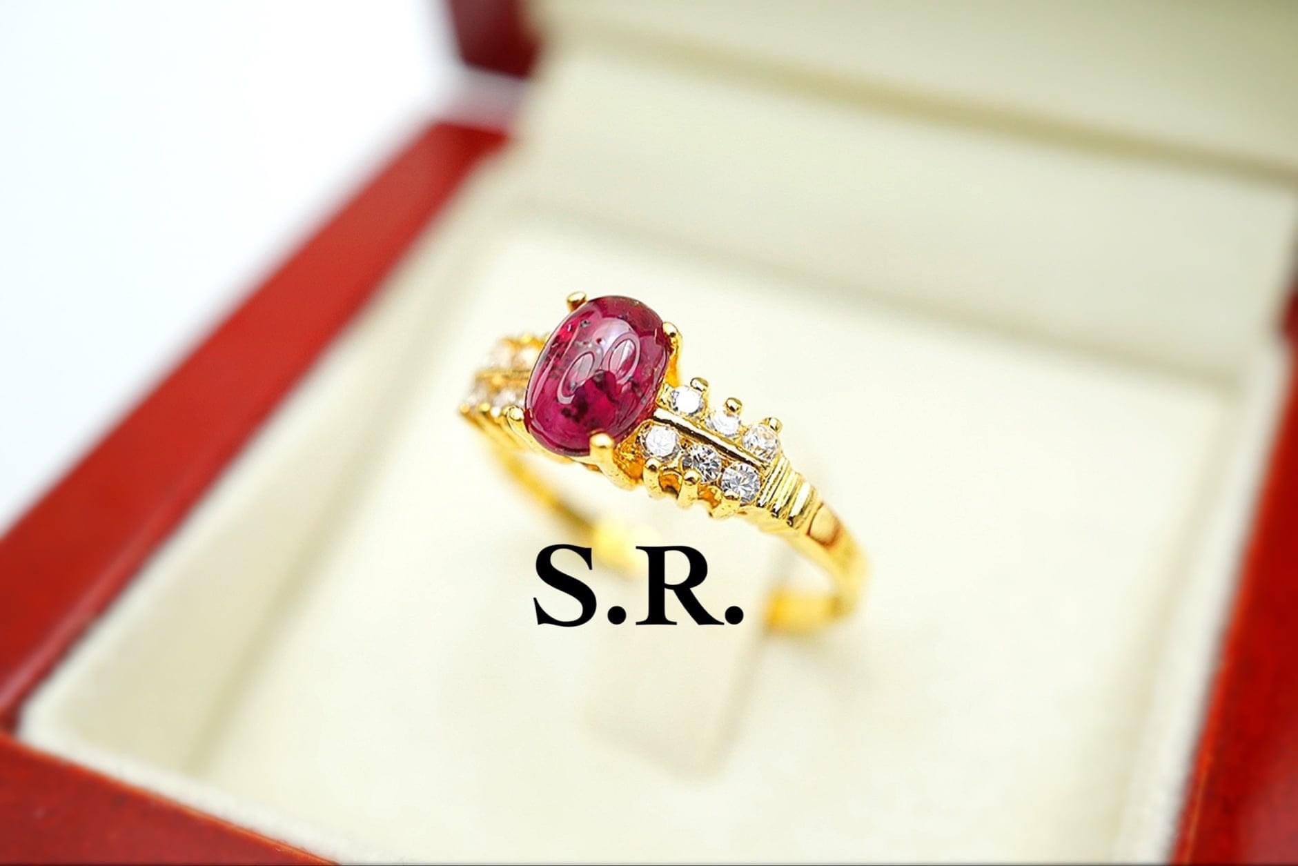 0%3 S.R.แหวนทองพลอยทับทิมหลังเบี้ยแท้ น้ำหนัก 2 .00 กะรัต เพชรเม็ดล่ะ 3 ตังค์ เพชรน้ำ100 พร้อมใบรับรองสินค้าเคลือบทองคำแท้ 100% ราคา 3,641 บาท*ส่งฟรี