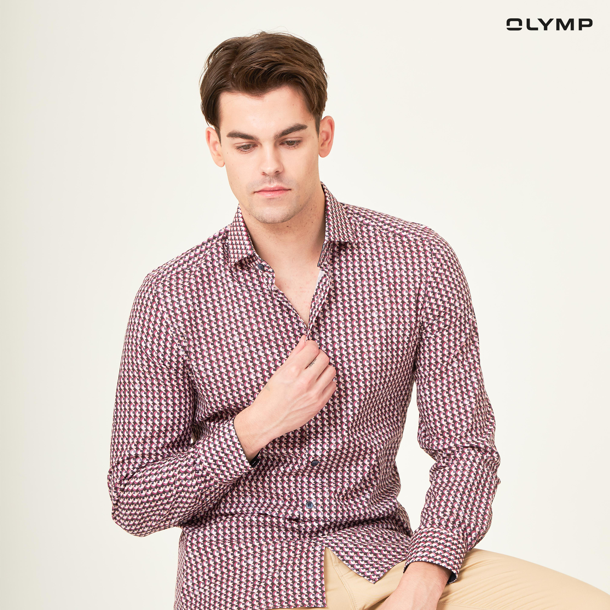 OLYMP Level Five Shirt เสื้อเชิ้ตชาย สีชมพูแดง พิมพ์ลายกราฟิก ทรงพอดีตัว ยืดหยุ่นได้ดี รีดง่าย AUTU23 ราคา 1,190 บาท*ส่งฟรี