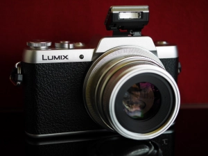 สินค้า Panasonic GF7 DMC-GF7 Black Silver camera with MF 35mm f1.6 Lens, Wi-Fi Vlogging camera GF7, GF-7, G-F7 Vlog Vlogger Blog camera Selfie
