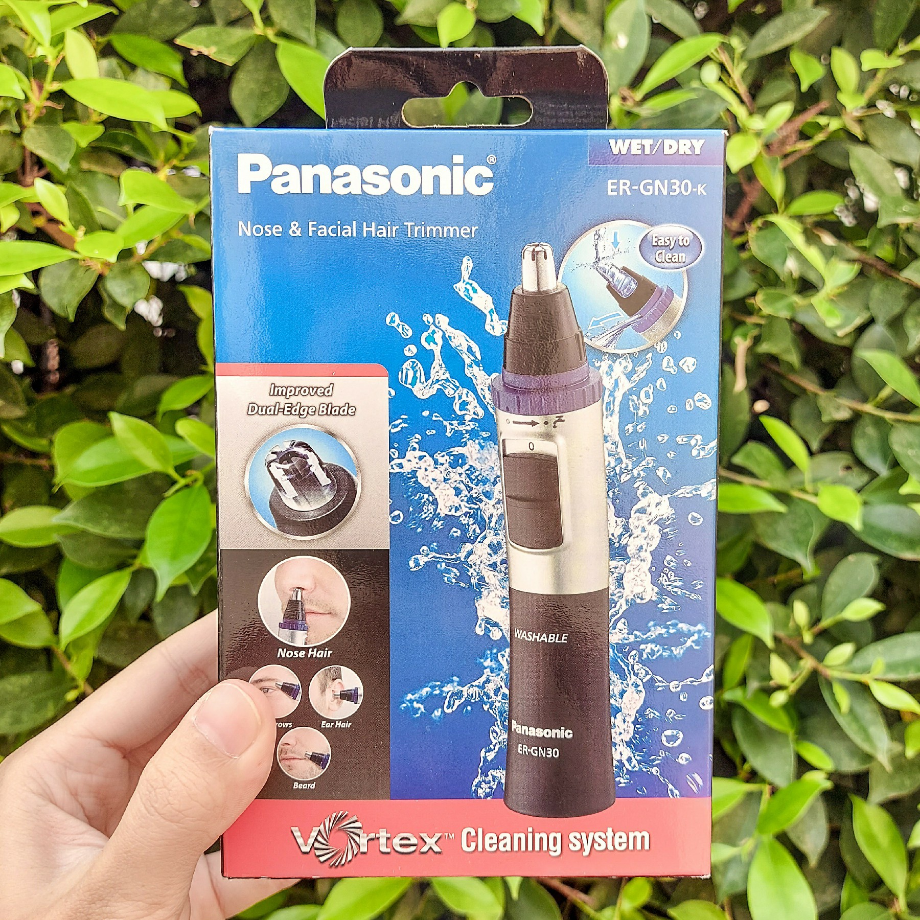 เครื่องตัดแต่งขนจมูก ขนหู และขนบนใบหน้า Panasonic® Nose Hair Trimmer and Ear Hair Trimmer ER-GN30-K ใบมีดคู่ กำจัดขนที่ไม่พึงประสงค์ ราคา 2,398 บาท*ส่งฟรี