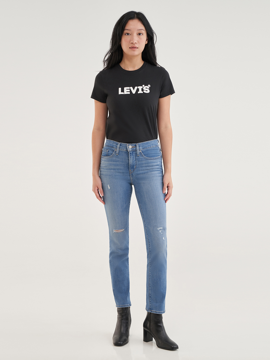 Levi's® Women's 312 Shaping Slim Jeans ราคา 1,445 บาท*ส่งฟรี