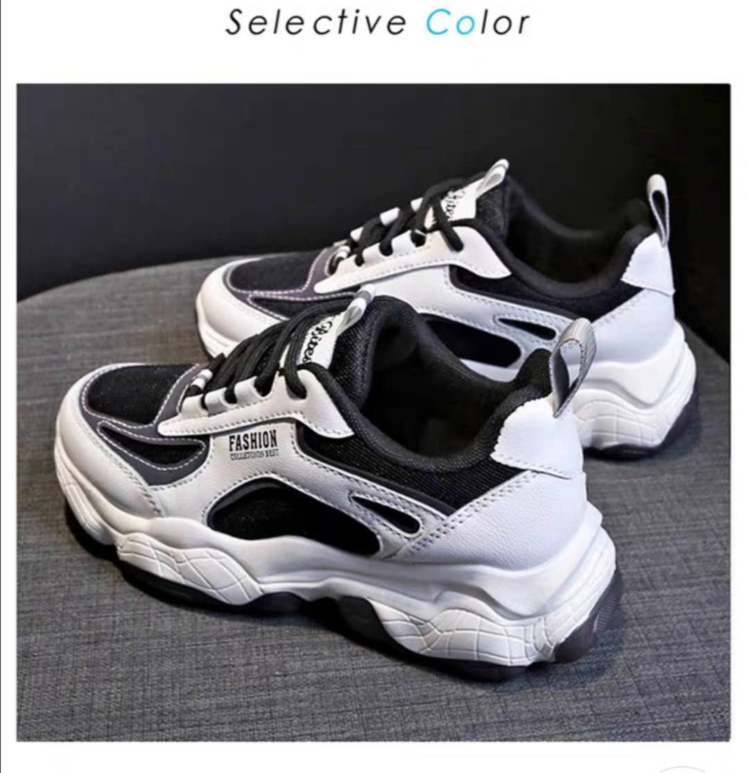 รองเท้าผ้าใบ  รองเท้าสตรี [Crazy Tribe] รองเท้าผ้าใบสะท้อนแสงผู้หญิงฤดูใบไม้ร่วงปี 2020 แฟชั่นพื้นหนาใหม่ทั้งหมดตรงกับรองเท้าลำลองเก่า