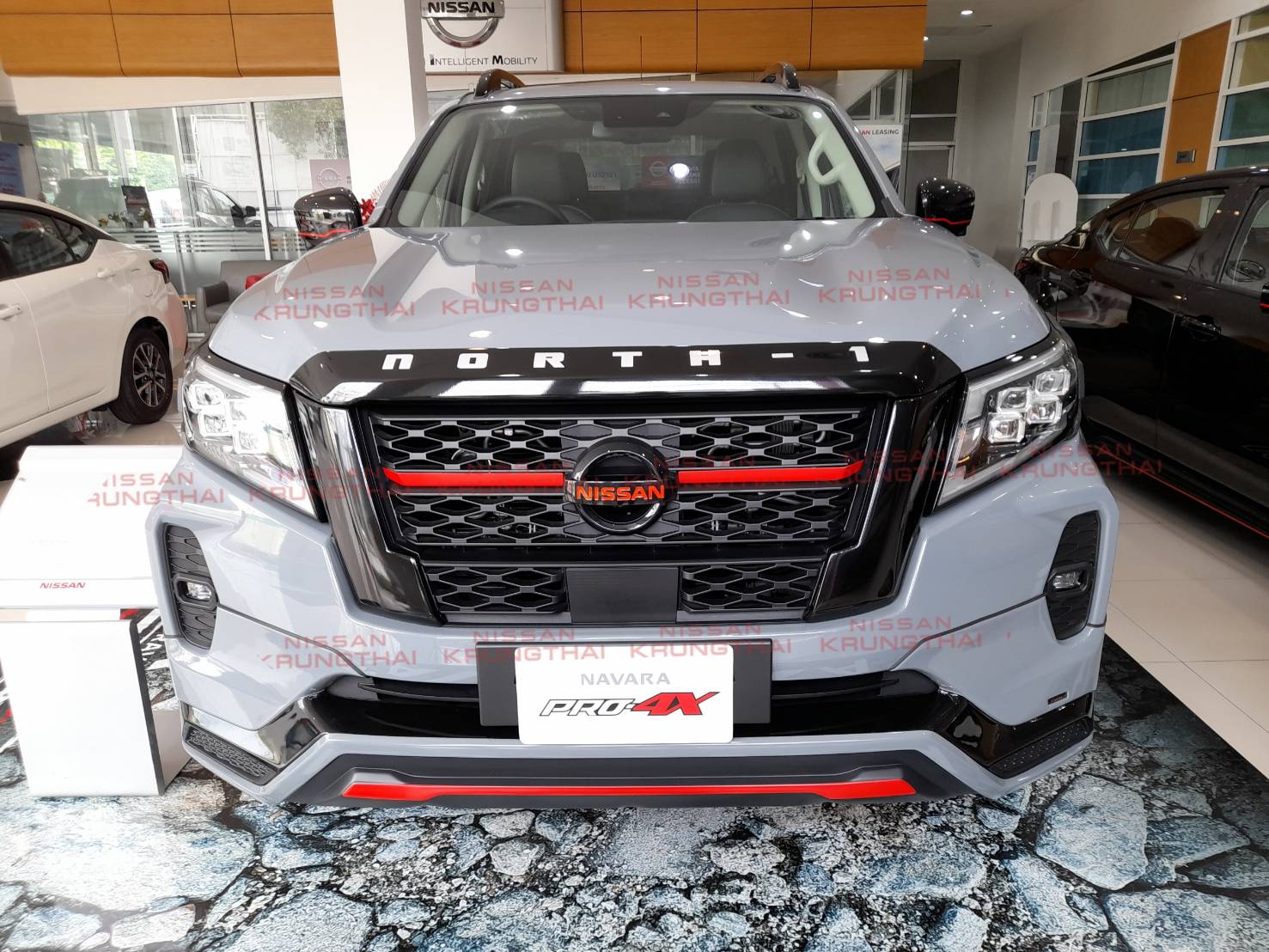 โคมไฟหน้า LED ข้างขวา / ข้างซ้าย NISSAN NAVARA D23 M/C PRO-X 26010-6KG0A / 26060-6KG0A (เป็นอะไหล่แท้ Nissan) รหัส A577 ราคา 50,811 บาท*ส่งฟรี