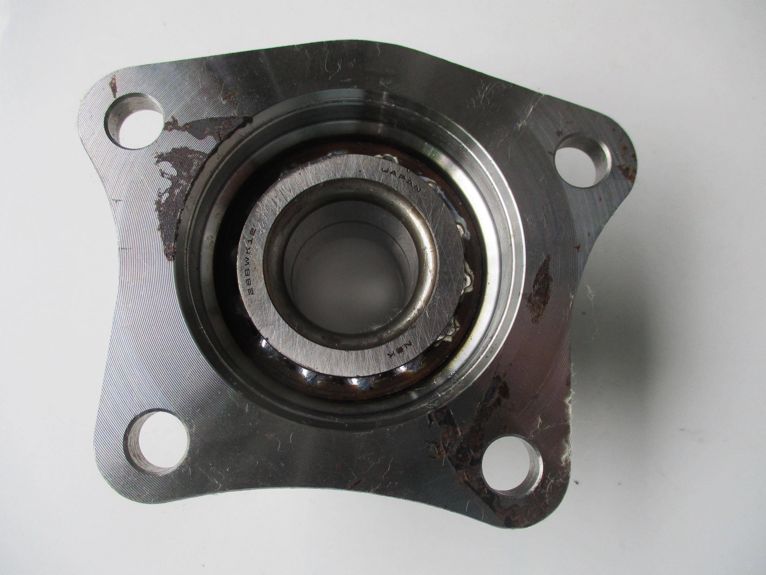 ลูกปืนดุมล้อหลัง TOYOTA COROLLA AE100 AE101  ปี 1991-1995  NSK ราคา 1 ชิ้น   KOYO ราคา 1 คู่ ค่ะ   สินค้าสภาพตามที่ลงขาย   น ราคา รวมค่าส่งฟรี