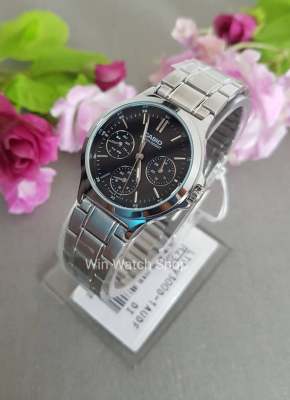 นาฬิกา Casio รุ่น LTP-V300D-1A นาฬิกาผู้หญิง สายแสตนเลสหน้าปัดสีดำ สวยหรู - มั่นใจ ของแท้ 100% รับประกันสินค้า 1 ปีเต็ม นาฬิกา Casio รุ่น LTP-V300D-1A นาฬิกาผู้หญิง สายแสตนเลสหน้าปัดสีดำ สวยหรู - มั่นใจ ของแท้ 100% รับประกันสินค้า 1 ปีเต็ม
