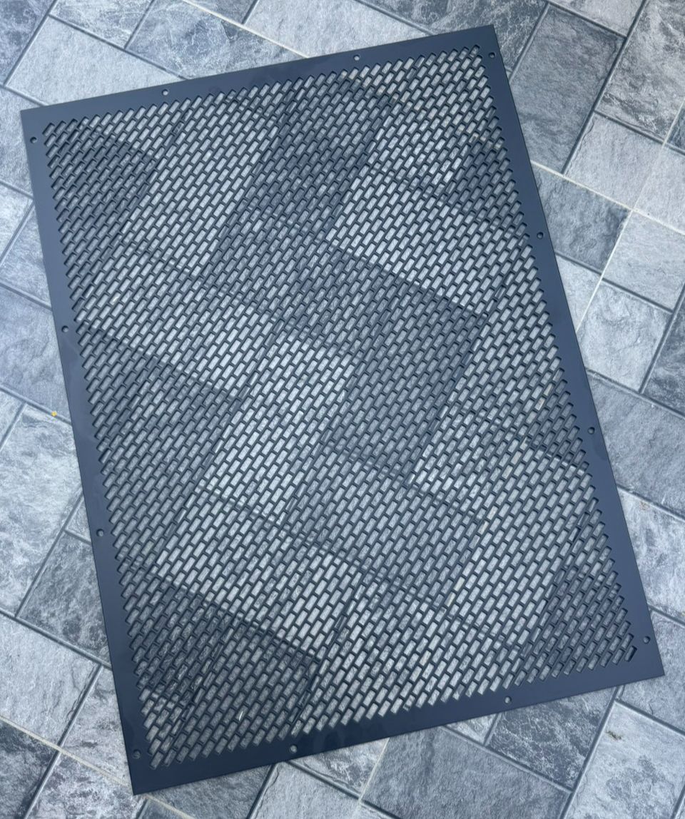 ตะแกรงปั้มโรงงานสำหรับตู้ลำโพงซับขนาด15นิ้วขนาด420*570MM. ราคา 290 บาท*ส่งฟรี