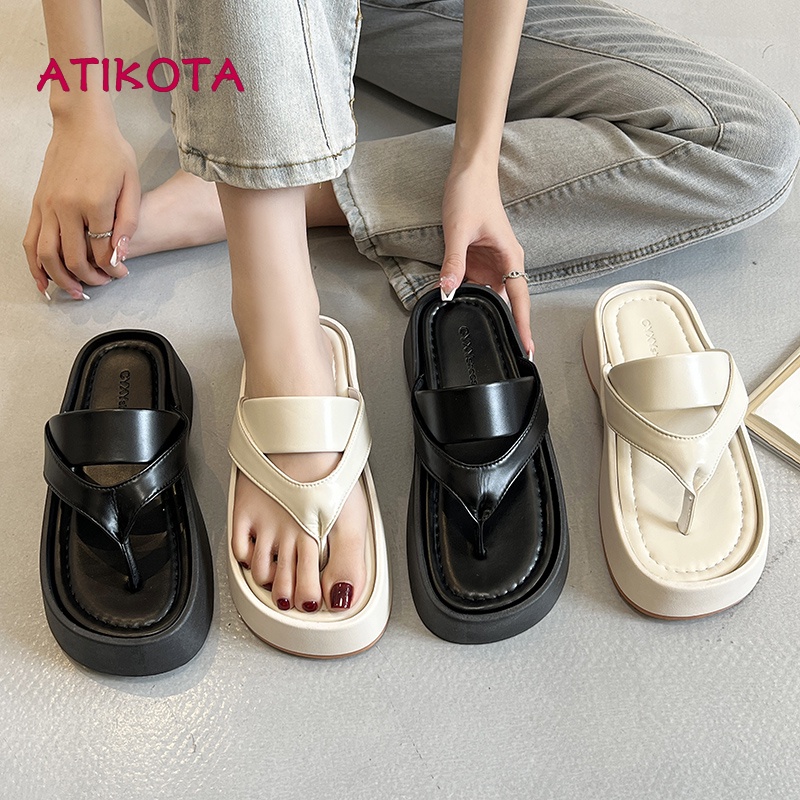 Atikota ผู้หญิงรองเท้าแตะ PU แฟชั่นหนาแต่เพียงผู้เดียวที่เรียบง่ายลื่นสวมใส่ด้านนอกสุภาพสตรีรองเท้าแตะชายหาดสบาย ราคา 338 บาท*ส่งฟรี