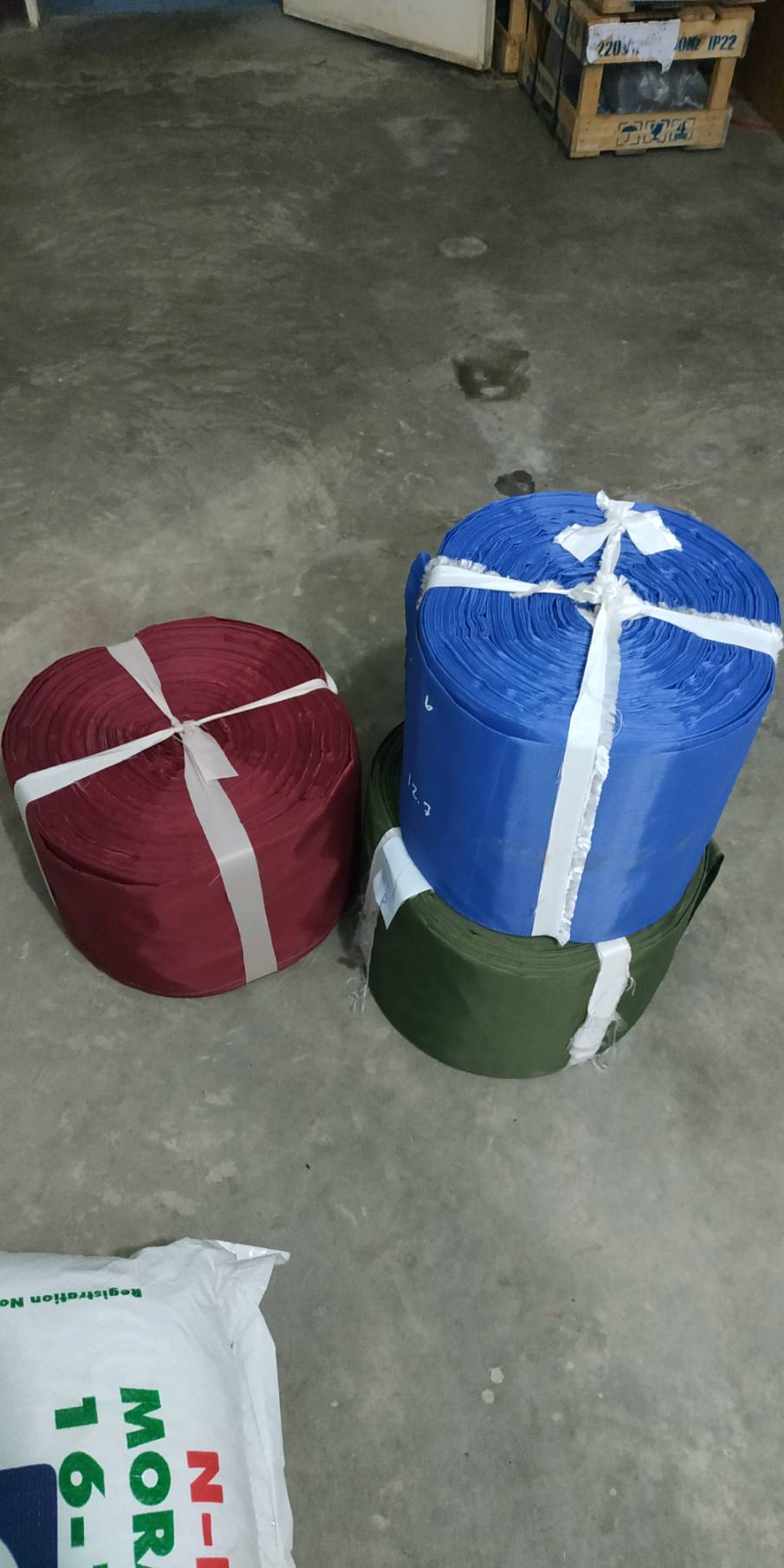 สายส่งน้ำผ้าใบการเกษตร แบ่งขายเป็น กิโลกรัม (1 KG).