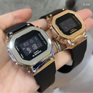 สินค้า นาฬิกาข้อมือ casio สำหรับผู้ชายเเละผู้หญิง รุ่นGM-S5600