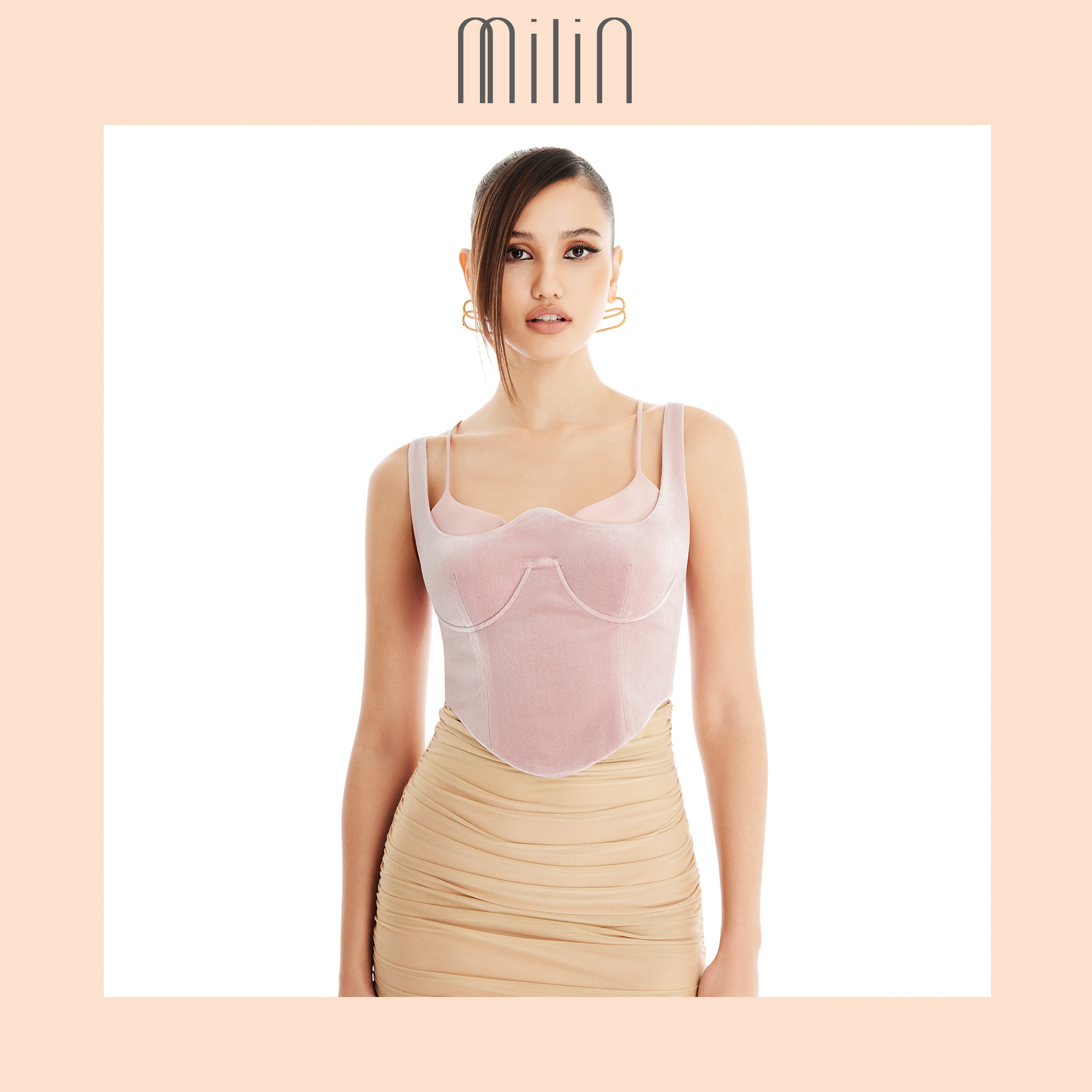 [MILIN] Structured bustier inverted heart neckline spaghetti bra underlay cropped top เสื้อครอปรัดรูปคอรูปทรงหัวใจกลับด้านแต่งชิ้นบราสายเดี่ยวซ้อนด้านใน / Adoless Top ราคา 1,466 บาท*ส่งฟรี