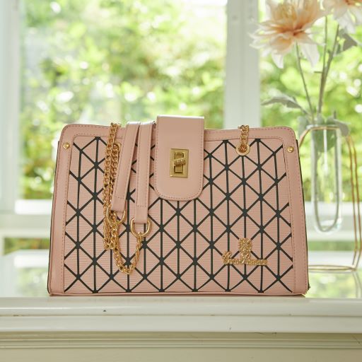 Coco London Safiano leather chain box crossbody shoulder bag spare parts gold Judy ราคา 1,980 บาท*ส่งฟรี