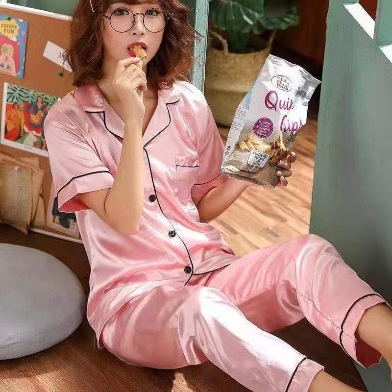 XY-FASHION ชุดนอนแฟชั่นเกาหลี，สีล้วนWomenผ้าซาติน【 เสื้อแขนสั้น+กางเกงขายาว】