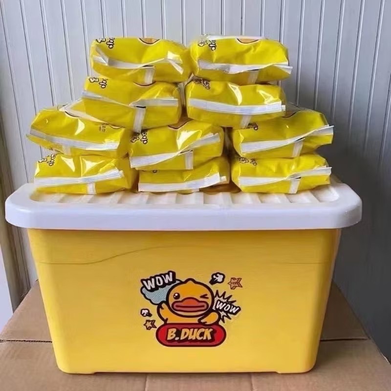 พร้อมส่ง ทิชชูเปียก 10 ห่อ (ห่อละ 80 แผ่น) แถมฟรีกล่องใส่ของอเนกประสงค์สุดน่ารัก ลายเป็ด ลายผึ้งsf90