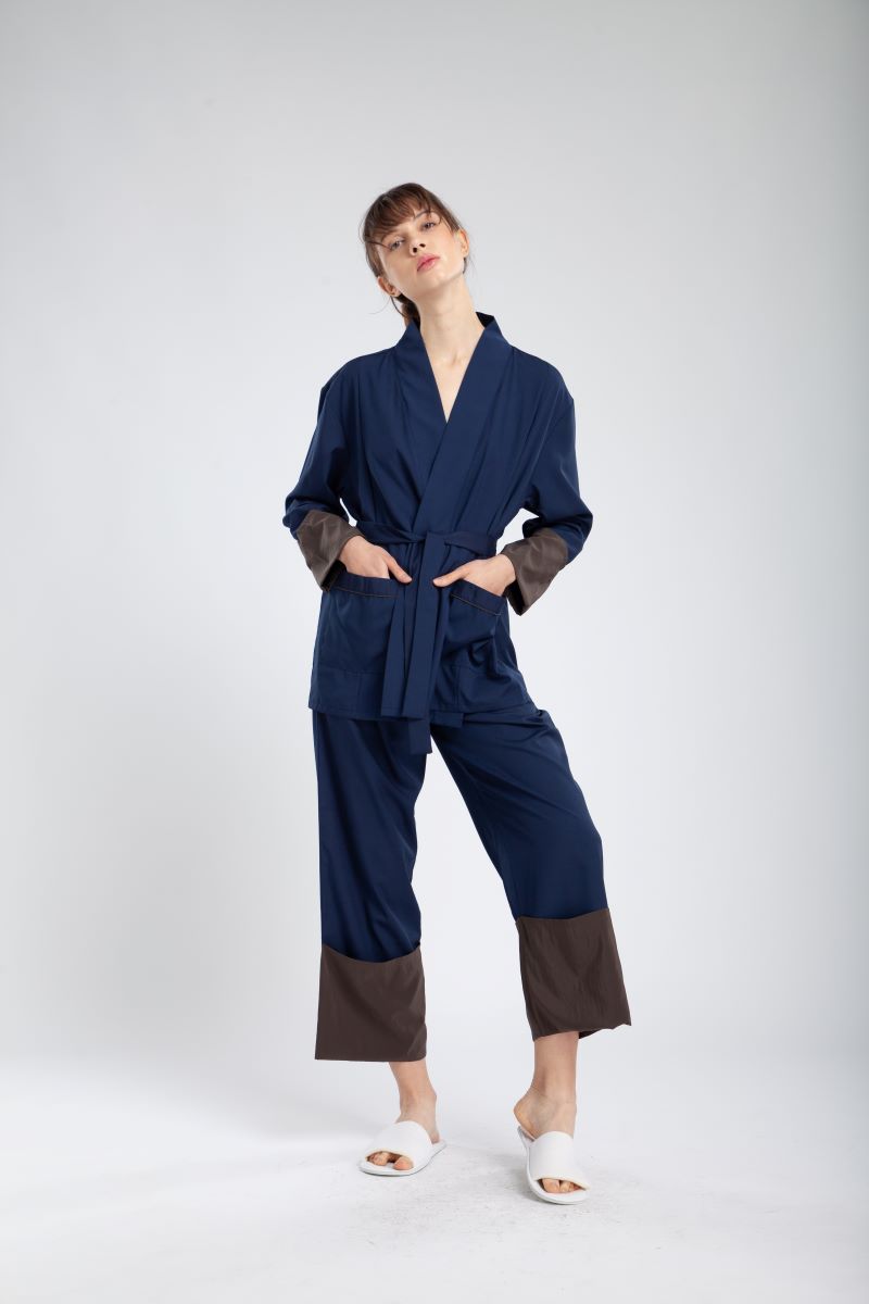 QueenCows ชุดเซ็ตให้นม CARA LONG SLEEVE ROBE PAJAMAS ราคา 1,890 บาท*ส่งฟรี
