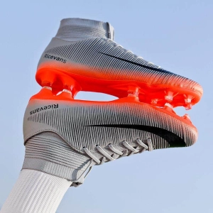 ภาพหน้าปกสินค้าAroid รองเท้าเทรนนิ่งฟุตบอล รองเท้าสตั๊ดมืออาชีพรองเท้าฟุตบอลรองเท้ากีฬารองเท้าฟุตบอลสำหรับผู้ชายและเด็กรองเท้าฟุตบอลรองเท้ากีฬากลางแจ้ง รองเท้าเทรนนิ่งแหลมฟุตบอล ที่เกี่ยวข้อง