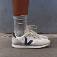 รองเท้าผ้าใบ Veja รุ่น SDU REC ALVEOMESH WHITE BLACK NATURAL (Women/Men)