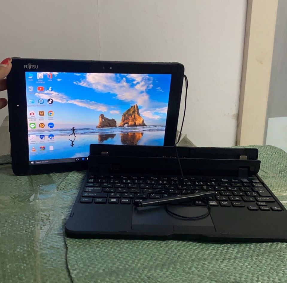 แท็บเล็ต 2 in 1 Fujitsu ArrowsTab Q508/SE Intel AtomX5-Z8500(RAM:4GB/SSD:64GB)พร้อมปากกา-สภาพดีรับประกัน1เดือน ราคา 3,690 บาท*ส่งฟรี