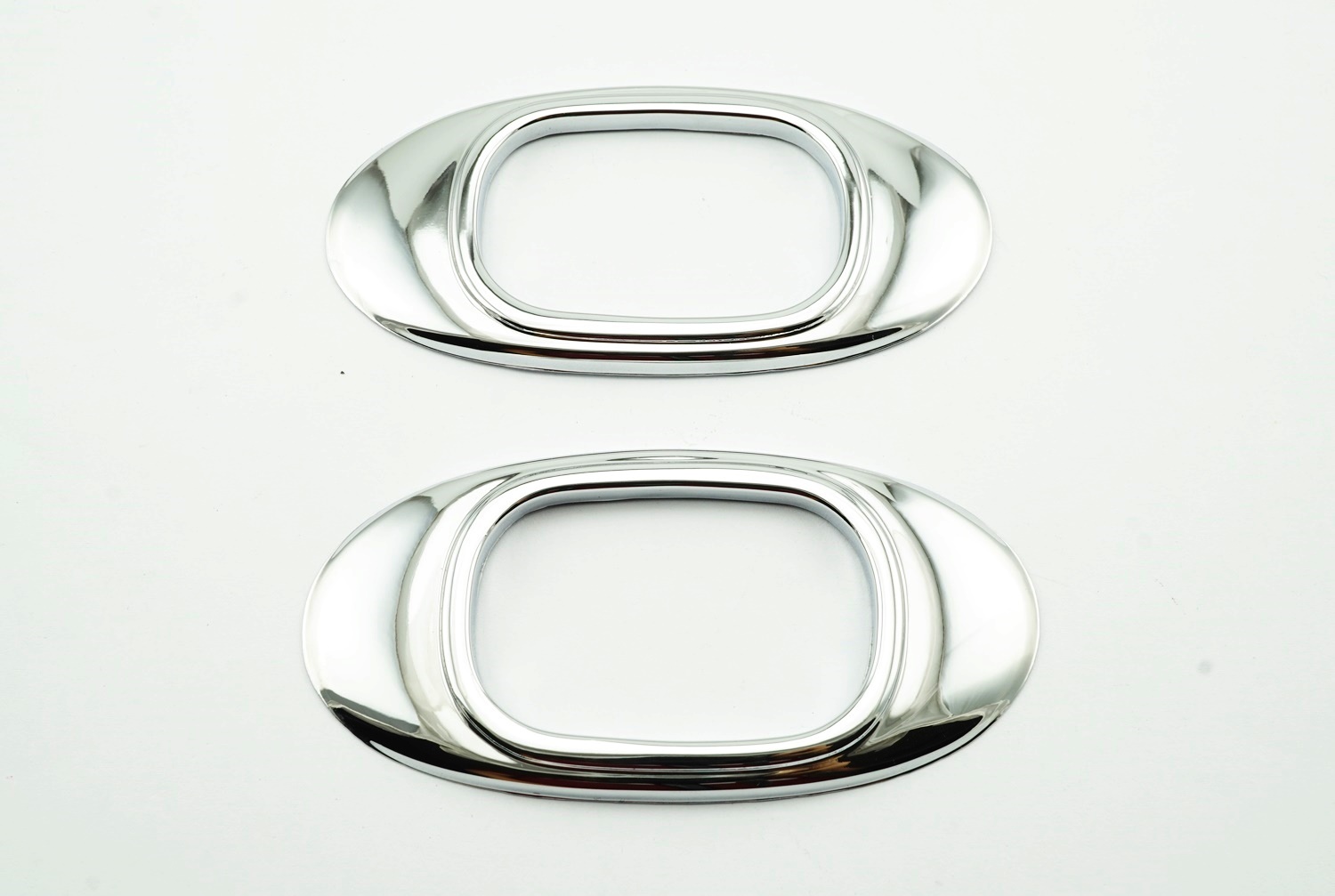 ครอบไฟเลี้ยวแก้มสำหรับ Toyota Hilux Vigo 2005-14 พลาสติกสีโครเมี่ยมติดตั้งด้วยเทปกาวสองหน้าด้านหลัง ราคา 150 บาท*ส่งฟรี