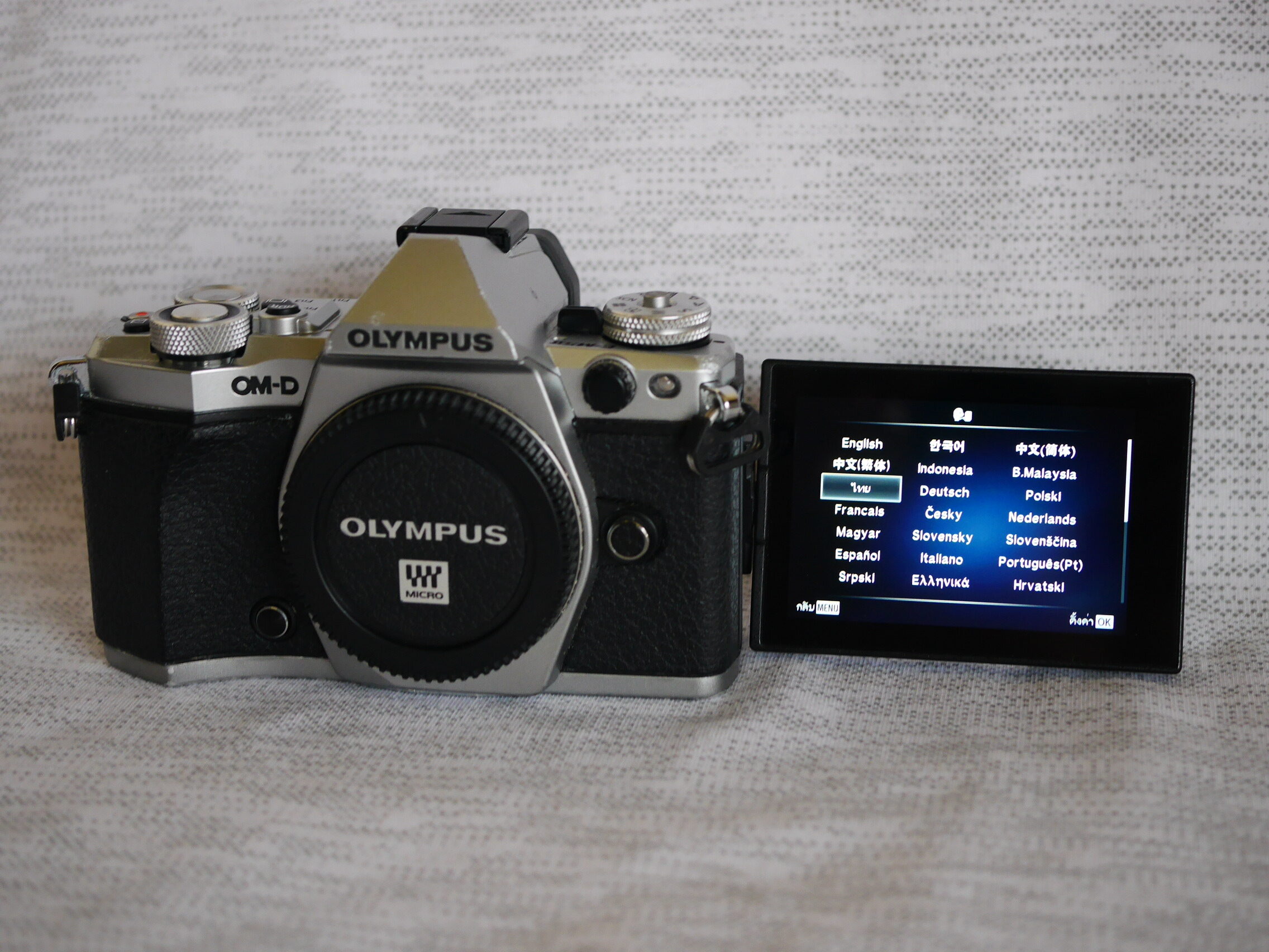 Olympus OM-D E-M5 Mark II Digital Camera Black Silver Body in Box, OMD EM5 Mark 2, O-MD EM-5