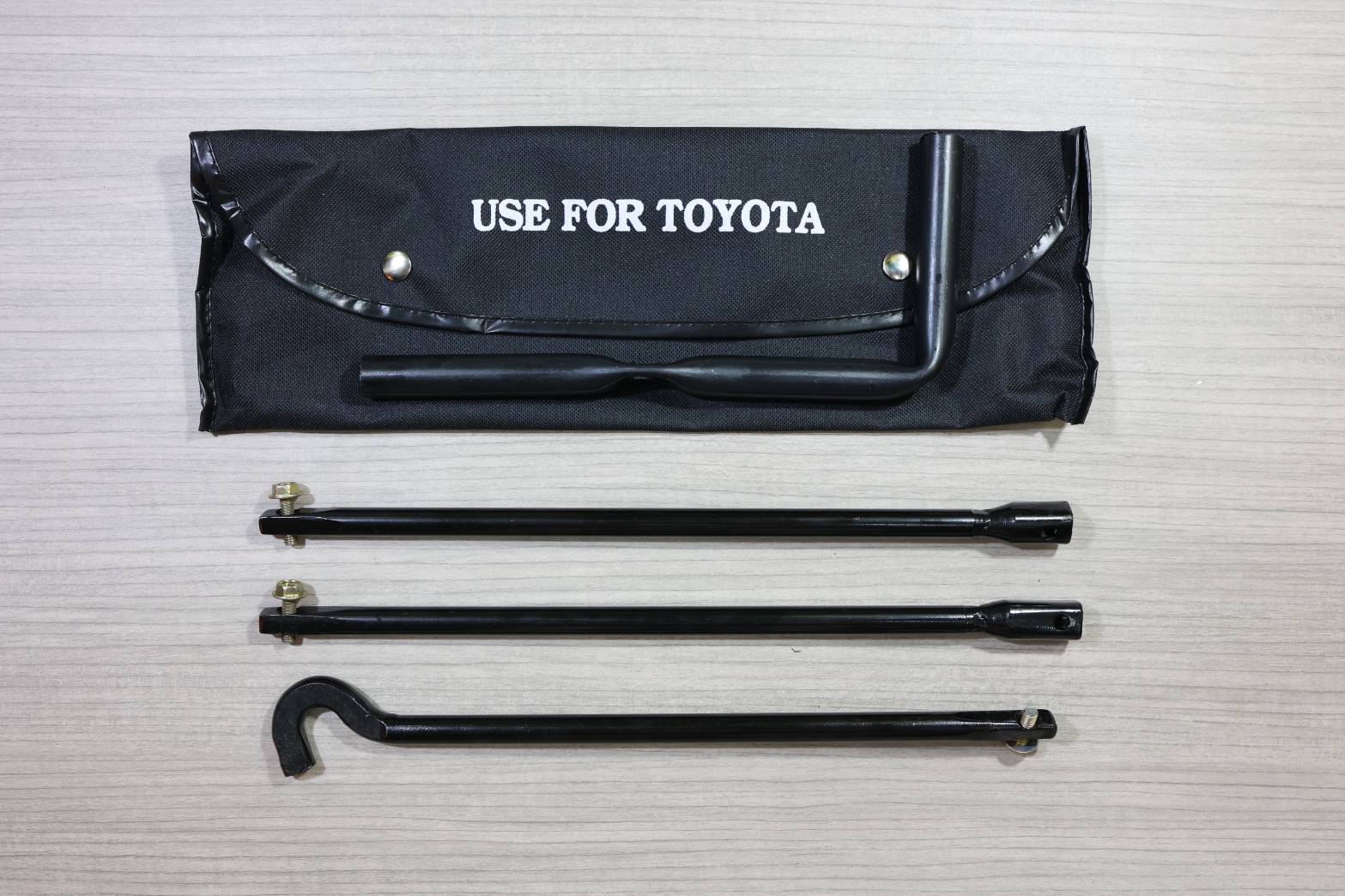 เหล็กหมุนยางอะไหล่ TOYOTA ด้ามขันยางอะไหล่ รุ่นถอดประกอบ หัวตะขอ สำหรับรถโตโยต้า สินค้าพร้อมส่ง ราคา 323 บาท*ส่งฟรี