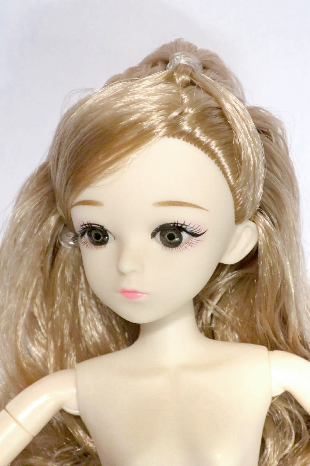 ตุ๊กตาบาร์บี้ ตุ๊กตาบาร์บี้ข้อต่อ 20 Joints ตุ๊กตาบาร์บี้หน้าญี่ปุ่น (แถมฟรี ชุดเสื้อผ้า 1 ชุด และ รองเท้าส้นสูง) ตาแก้ว 3D Eyes มีขนตา White Body