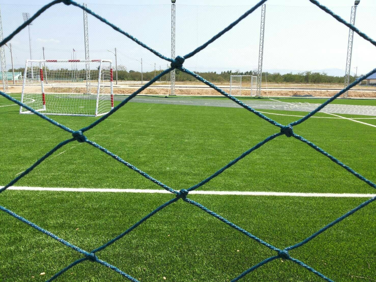 ตาข่ายสนามหญ้าเทียม/สนามฟุตบอล ตาข่ายกั้นลูกบอล ชนิดทนแรงดึงสูง + UV Protection (ขนาด 7x10 m.)⭐⭐3mm.ช่องตา12x12cm.⭐⭐